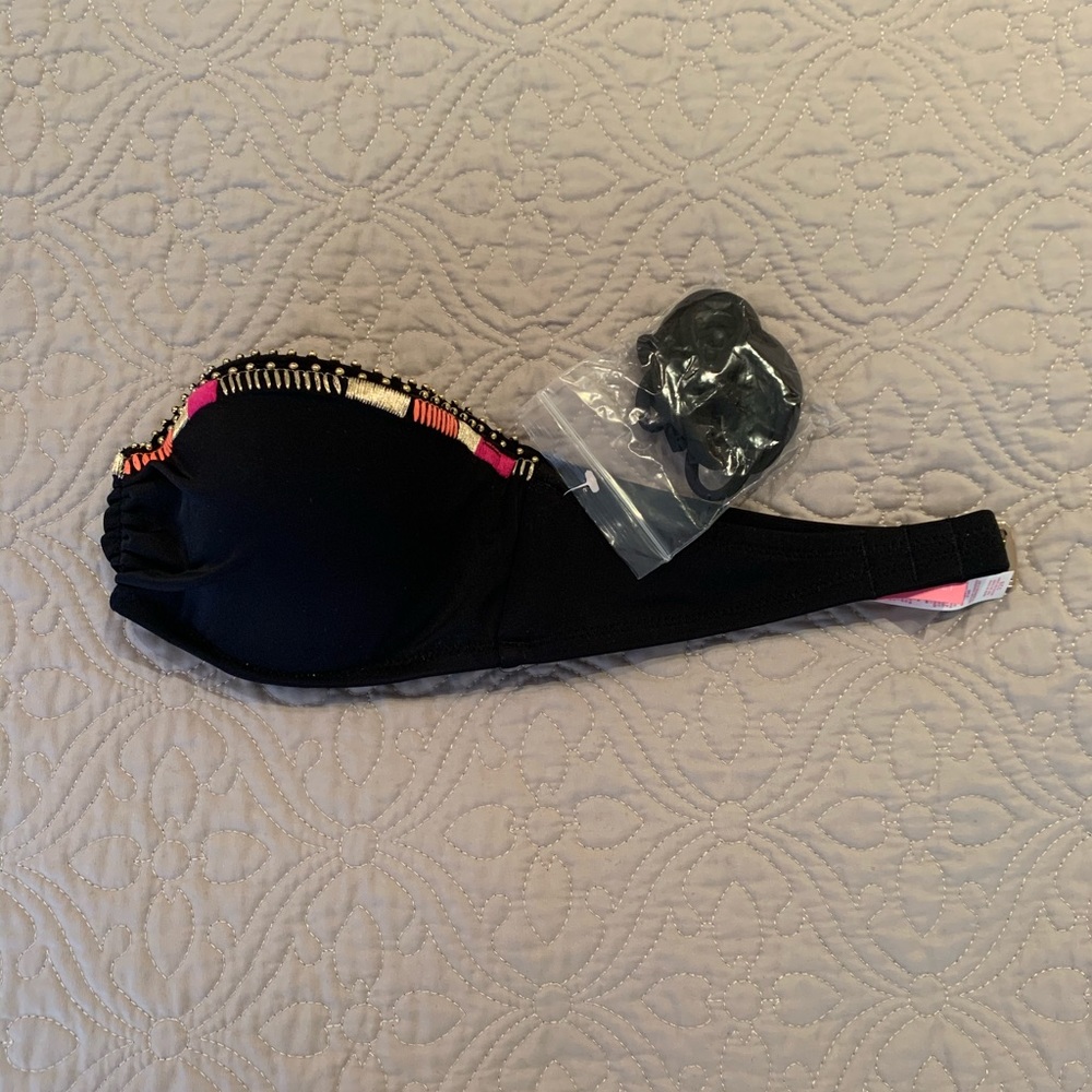 Victoria’s Secret bathing suit top padded - Picture 2 of 7